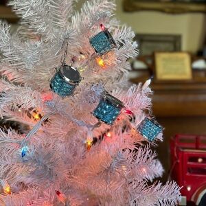 Rare Vintage 1970's 5x
Christmas Drum Ornaments